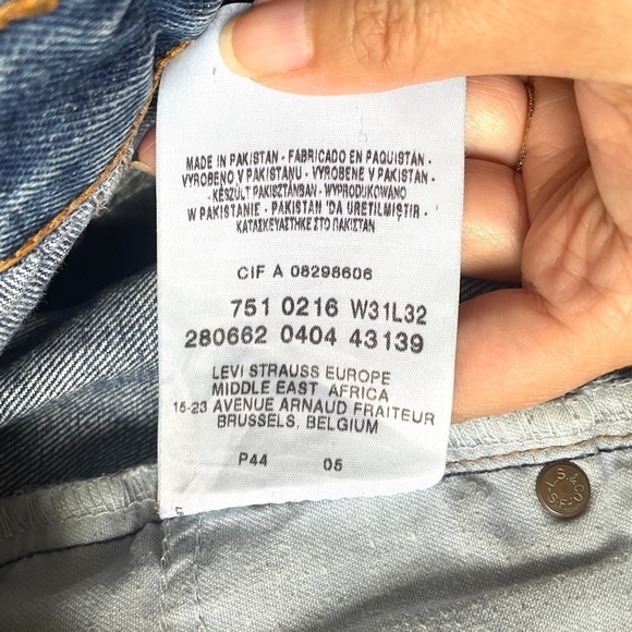 Vintage Levi’s 751 Denim Jean Cutoff Shorts  - 31", medium wash - Picture 3 of 7